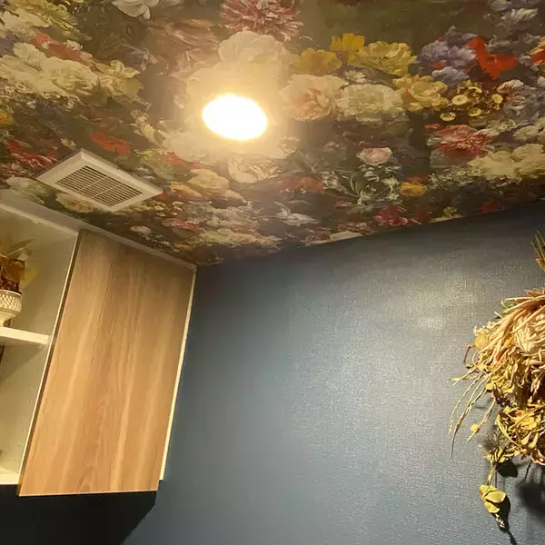 「ホッと一息つける空間を演出♡初心者でもチャレンジしたいトイレDIY」の画像