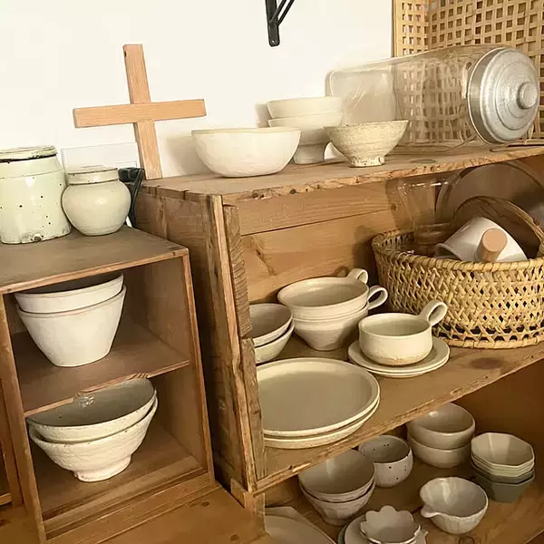 「収納をお気に入りスペースに♪使いやすくてインテリアとしても楽しめる見せる収納のアイデア6選」の画像