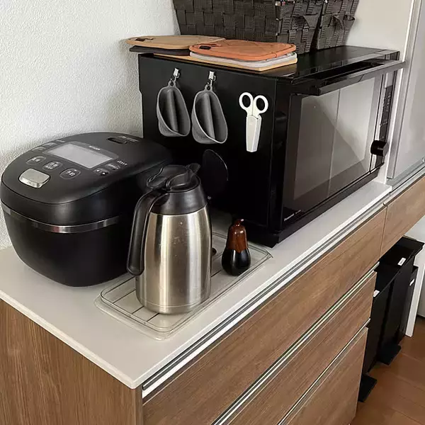 「炊飯器や電子レンジの置き場所を解決！キッチンを快適にするベストな置き方」の画像