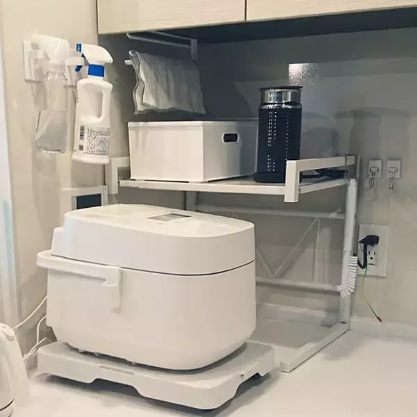 「炊飯器や電子レンジの置き場所を解決！キッチンを快適にするベストな置き方」の画像