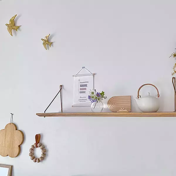 「「光をまとう、開放的な佇まい。すっきりと整えながら、自分らしさも楽しむ白いキッチン」 by koko_hikaさん」の画像