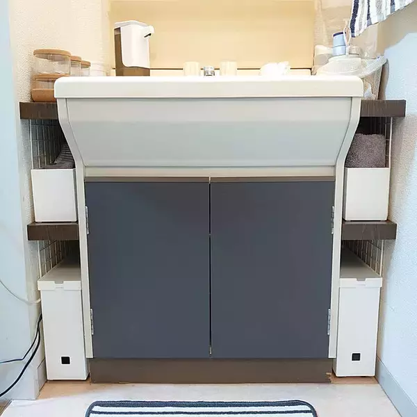 「その隙間もったいない！少しの隙間も便利に使えるDIYのアイデアをご紹介」の画像