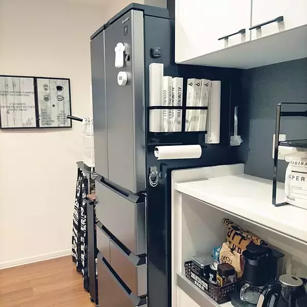 「冷蔵庫まわりの収納力強化に！活用したい山崎実業の優秀アイテム6選」の画像