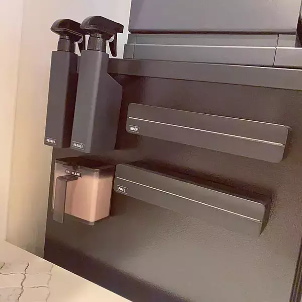 「冷蔵庫まわりの収納力強化に！活用したい山崎実業の優秀アイテム6選」の画像