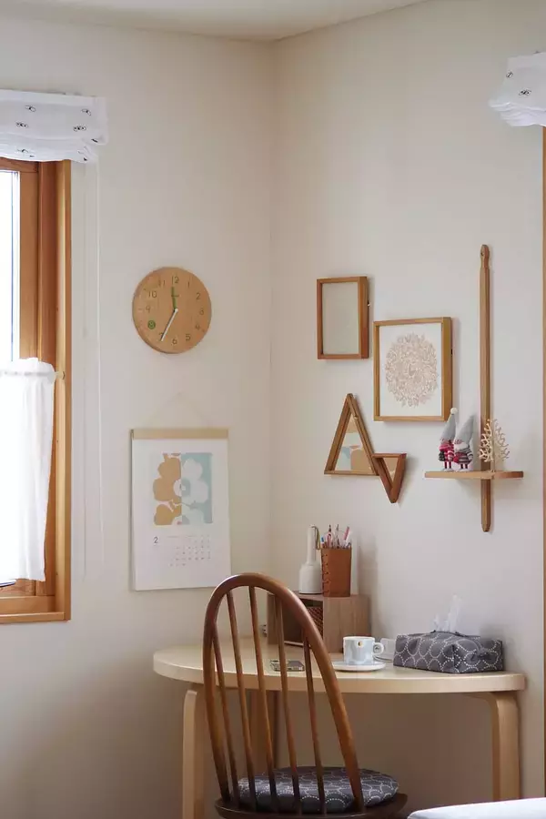 「「心地よく暮らしに寄り添ってくれる、バーチ材の半円形テーブル」 by ma.home___さん」の画像