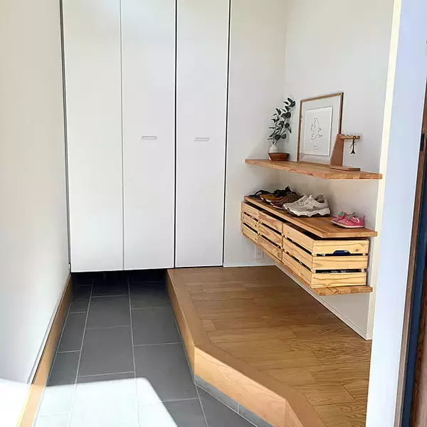 「「家の顔」を美しく整える！今すぐ参考にしたい玄関収納のアイデア集」の画像