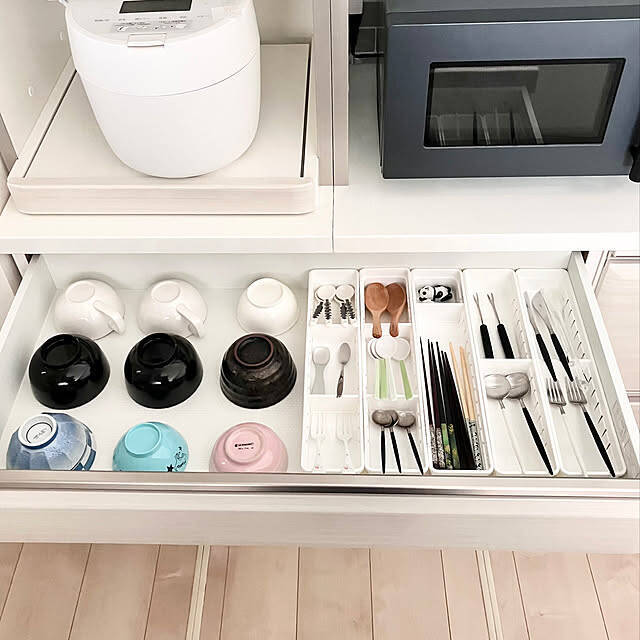 キッチンのきれいを保ちやすい、物を置かずにすっきり暮らすコツ