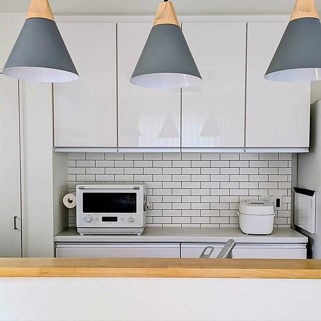 キッチンのきれいを保ちやすい、物を置かずにすっきり暮らすコツ