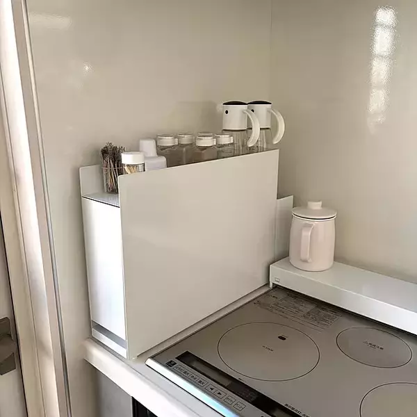 「キッチンのきれいを保ちやすい、物を置かずにすっきり暮らすコツ」の画像