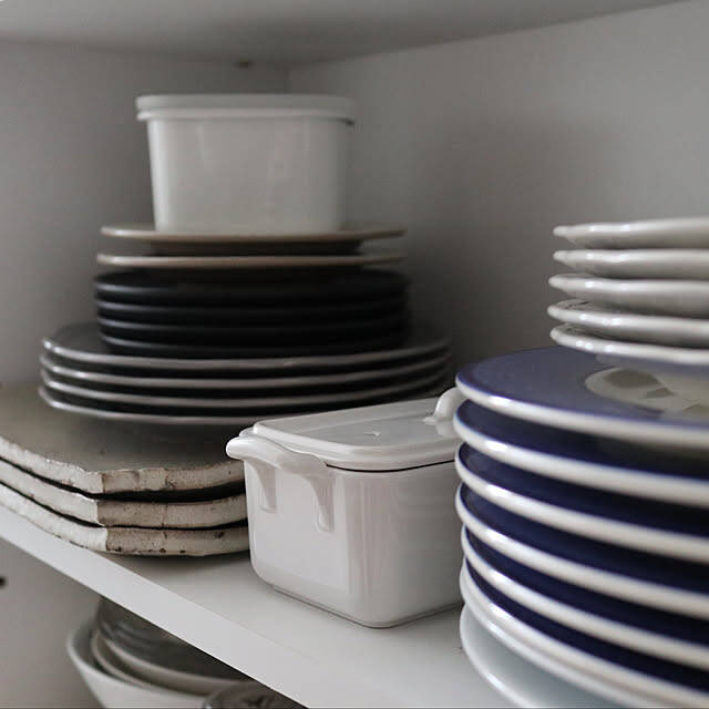 キッチンのきれいを保ちやすい、物を置かずにすっきり暮らすコツ