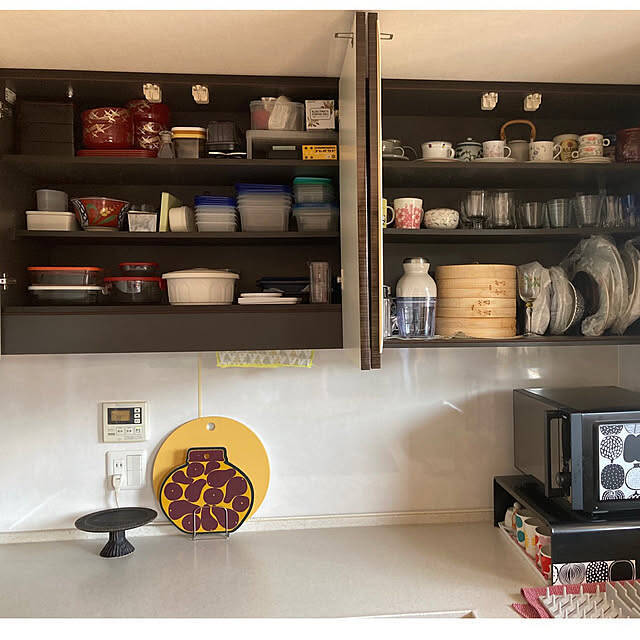 キッチンのきれいを保ちやすい、物を置かずにすっきり暮らすコツ