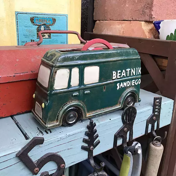 「夏の必需品をインテリアでも楽しむ♪デザインで魅せる蚊取り線香カバー」の画像