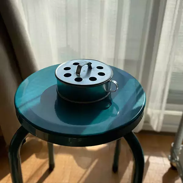 「夏の必需品をインテリアでも楽しむ♪デザインで魅せる蚊取り線香カバー」の画像