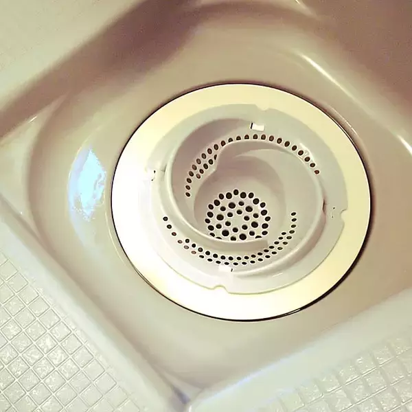 「水回りが快適になる♪お手入れが楽ちんな「排水口カバー」」の画像