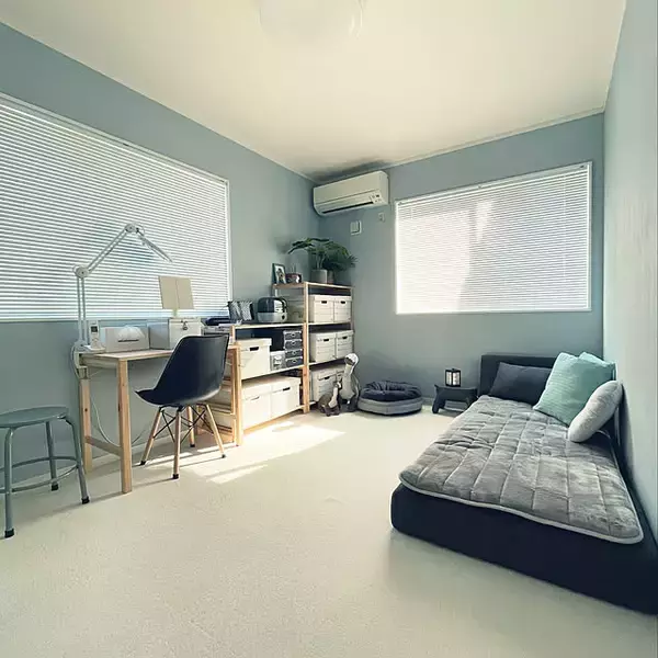 「インテリアに明るくナチュラルなテイストを♪無印良品のパイン材テーブル＆デスクをチェック」の画像