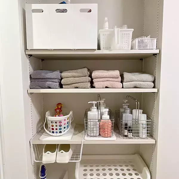 「ぬめりやカビから卒業！水切れ抜群で衛生的なシャンプーの置き方6選」の画像