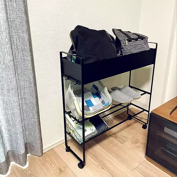 「床が片付いていると気持ちもすっきり！床置きしないための工夫10選」の画像