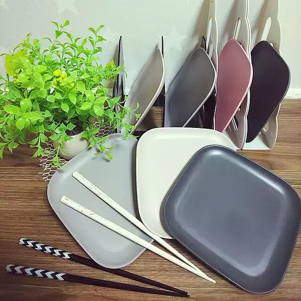 「お店で見つけたら即GET！ユーザーさんオススメのセリアのリピート買い商品」の画像