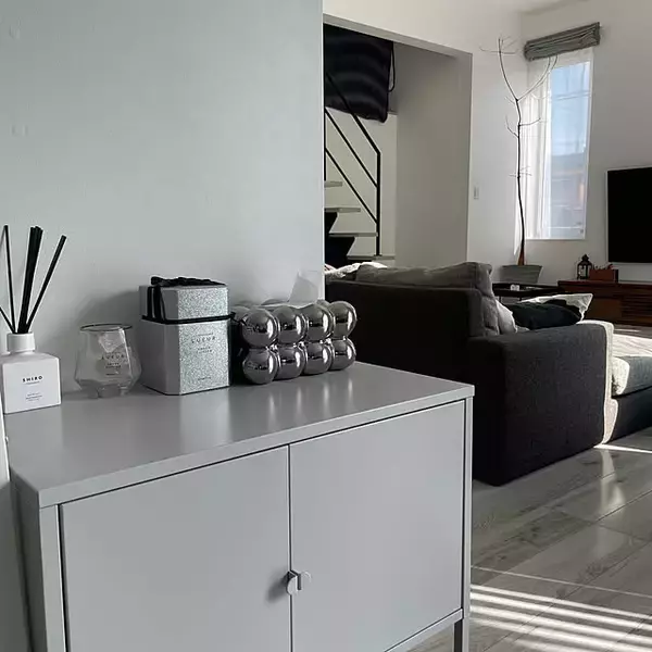 「カラーや素材感で印象が変わる♪IKEAのキャビネットがある暮らしの実例6選」の画像