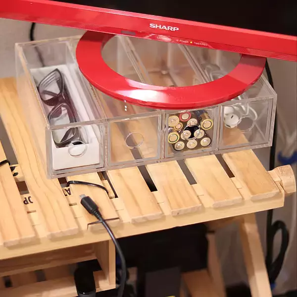 「ストック量も種類もすぐ把握できる！参考にしたい電池収納のアイデア集」の画像