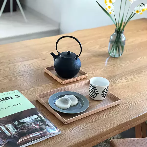 暮らしにやさしくなじむ♪無印良品の木製トレーで叶える、整った食卓とキッチン