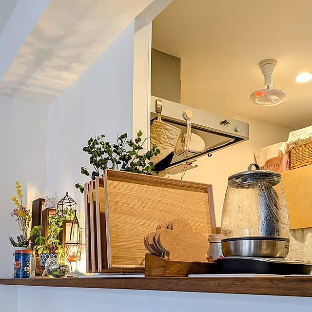 暮らしにやさしくなじむ♪無印良品の木製トレーで叶える、整った食卓とキッチン