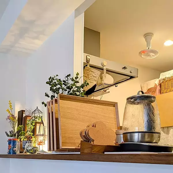 「暮らしにやさしくなじむ♪無印良品の木製トレーで叶える、整った食卓とキッチン」の画像