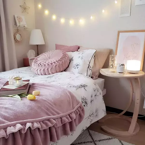 「表情豊かなカラーを楽しむ♡ピンクを取り入れたインテリア実例10選」の画像