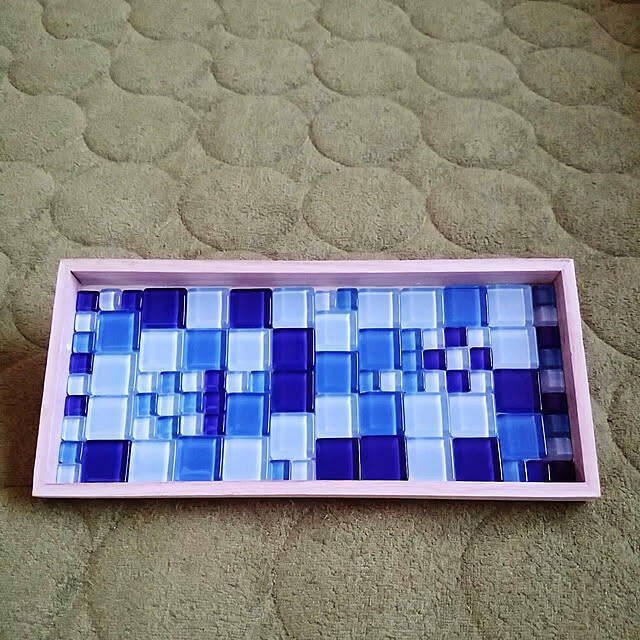 美しい輝きをインテリアに♪ダイソーのガラスタイルを使ったリメイク&DIY