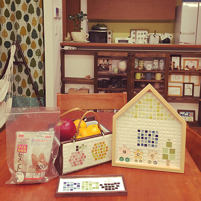 美しい輝きをインテリアに♪ダイソーのガラスタイルを使ったリメイク&DIY