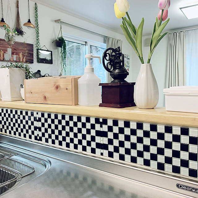 美しい輝きをインテリアに♪ダイソーのガラスタイルを使ったリメイク&DIY