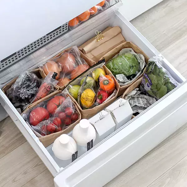 「ほしい食材がパッと見つかる！ラクチンだから続けやすい、冷蔵庫の中の収納の工夫」の画像