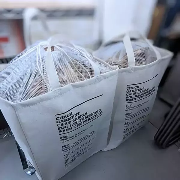 「「何かいい収納方法はないかな」と思ったら試してほしい！ダイソーのランドリーバスケット活用アイデア」の画像