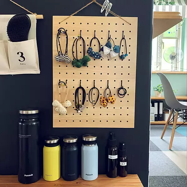 「迷わず選べる！身支度がラクになるヘアアクセサリー収納アイデア」の画像