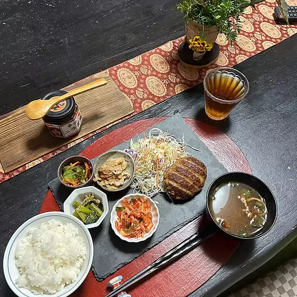 「プチプラでバリエーションが豊富♡テーブルを彩るダイソーの食器カタログ」の画像