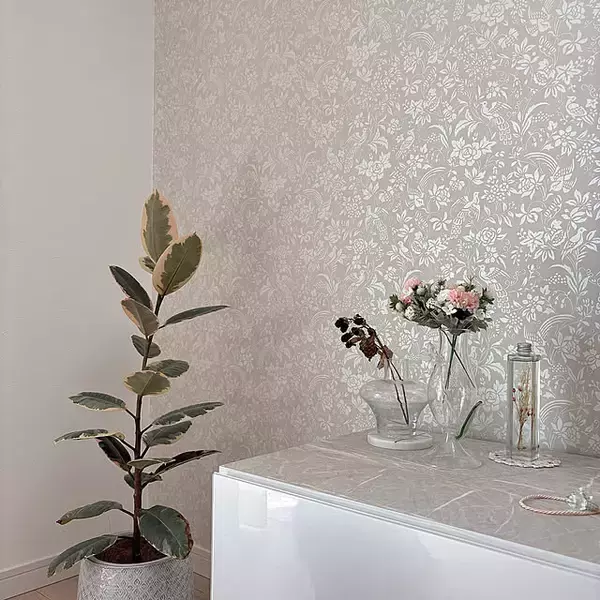 「壁紙で個性をプラス！コーディネートの幅を広げてくれるアクセントクロスのあるお部屋」の画像