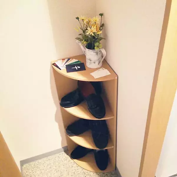 「水まわりや玄関、リビングでも！部屋の「角」を上手に活用できるニトリのコーナーラック」の画像