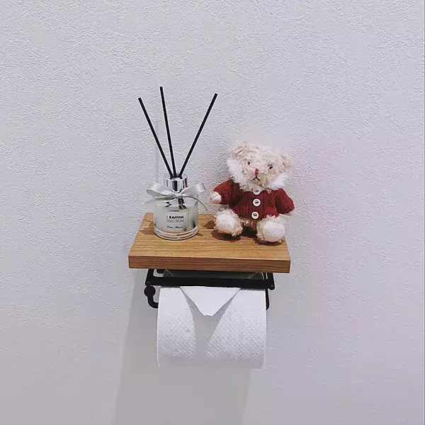 「トイレをより好みの空間にできる！トイレットペーパーホルダーの実例6選」の画像