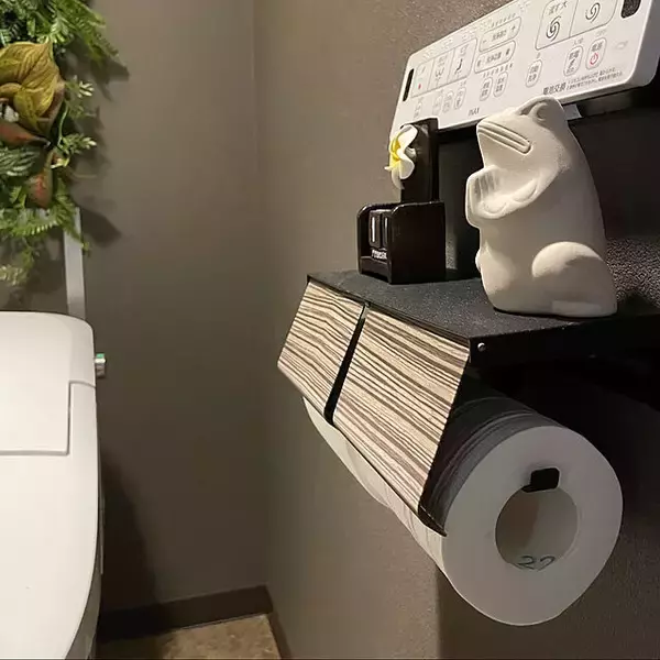 「トイレをより好みの空間にできる！トイレットペーパーホルダーの実例6選」の画像