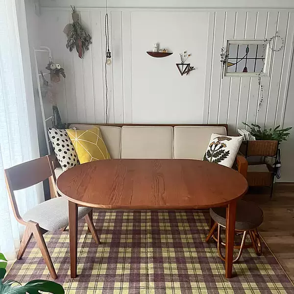 「省スペースでも快適！暮らしが広がるソファダイニングの実例6選」の画像