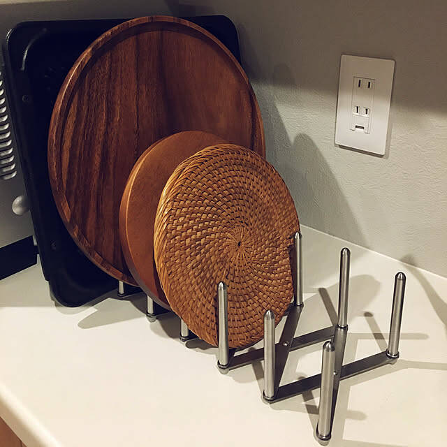 スタイリッシュな収納アイテムとして活躍♪IKEAのVARIERA「鍋ぶたオーガナイザー」を使ったアイデア