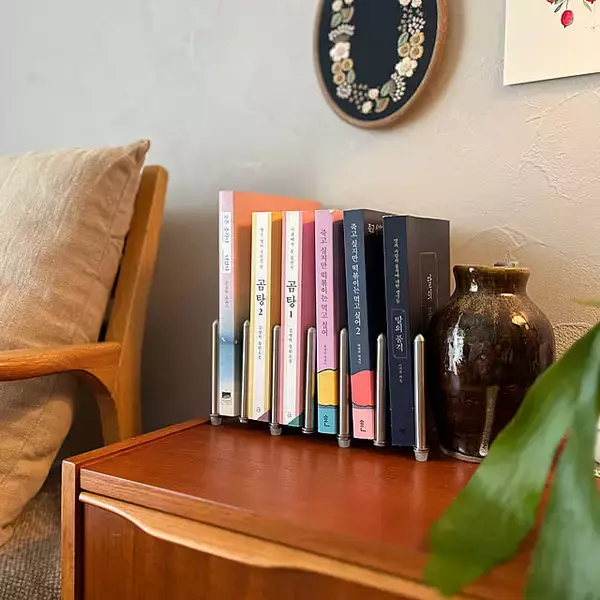 「スタイリッシュな収納アイテムとして活躍♪IKEAのVARIERA「鍋ぶたオーガナイザー」を使ったアイデア」の画像