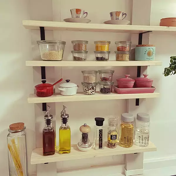 「模様替えにも収納グッズ作りにも活躍♪セリアのアイテムで楽しむキッチンDIY」の画像