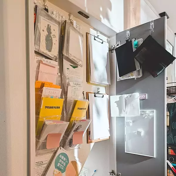 「省スペースに小物の収納場所を増やせる！ウォールポケットの活用法」の画像