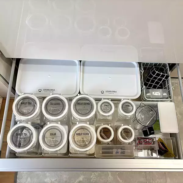 「暮らしに合わせたアイデアで使い勝手のいいスペースに♪オススメしたいキッチン収納の工夫」の画像