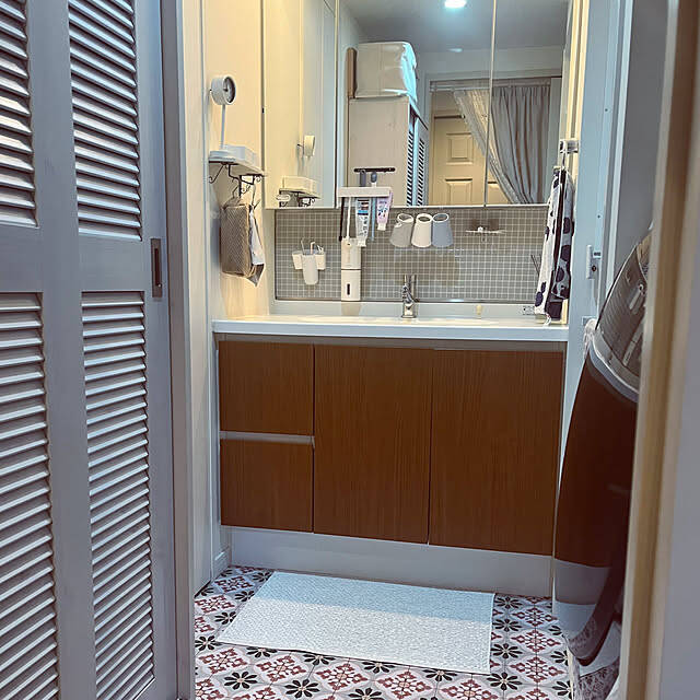 インテリアの印象を一気に変えてくれる♪おうちの床をリメイク＆DIY