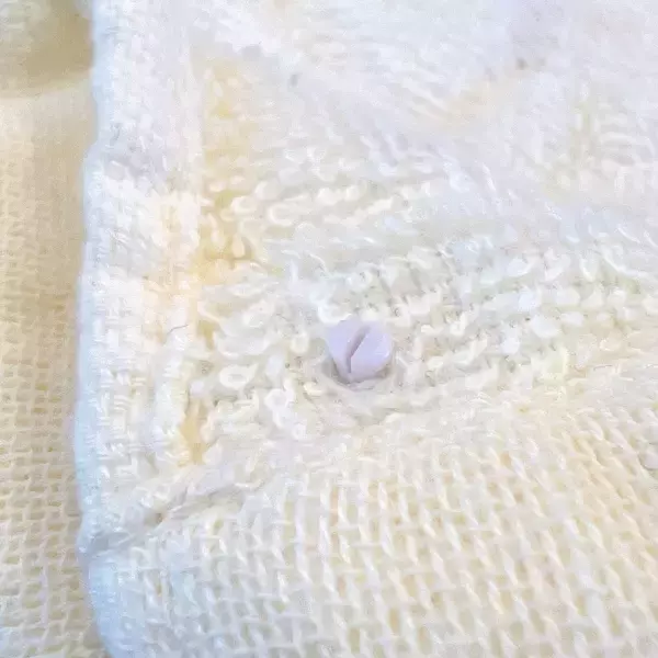 「「縫わずに完成♪ハンドタオルで作る抱っこひも用よだれカバー」 by chanduさん」の画像