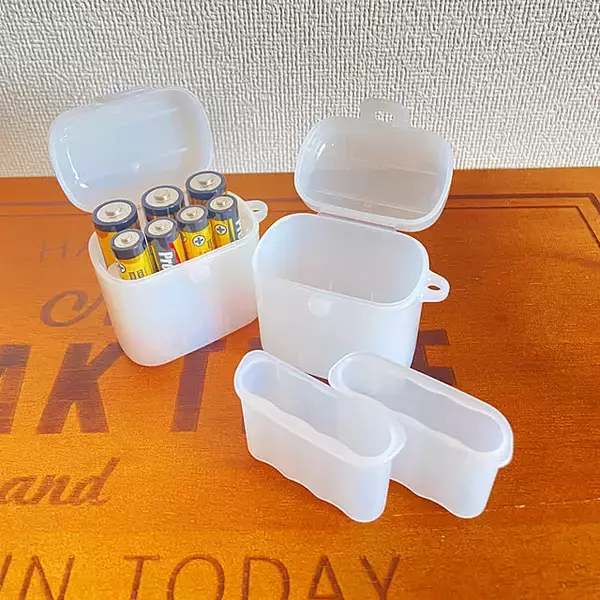 「使いやすくて見た目すっきり、ストック管理もラクになる！消耗品収納が整うセリアのアイテム」の画像