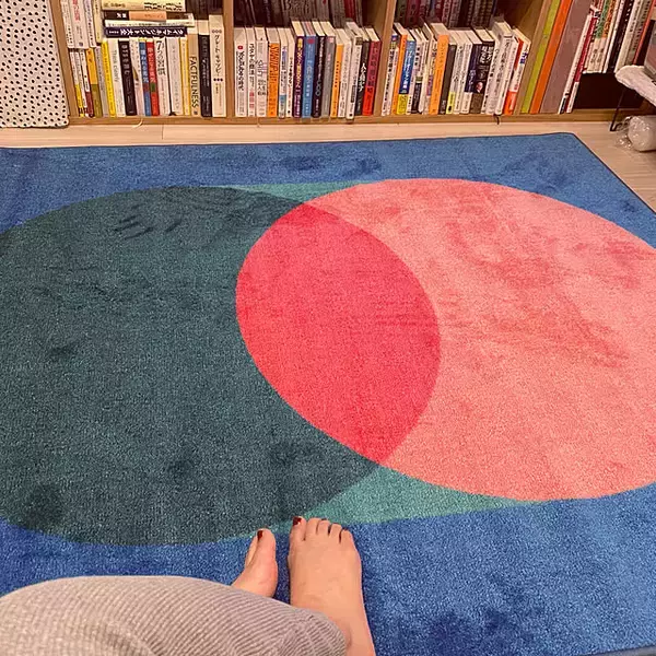 「お部屋のイメチェンを計画しているときに！インテリアのテイストを決めるIKEAのラグ」の画像