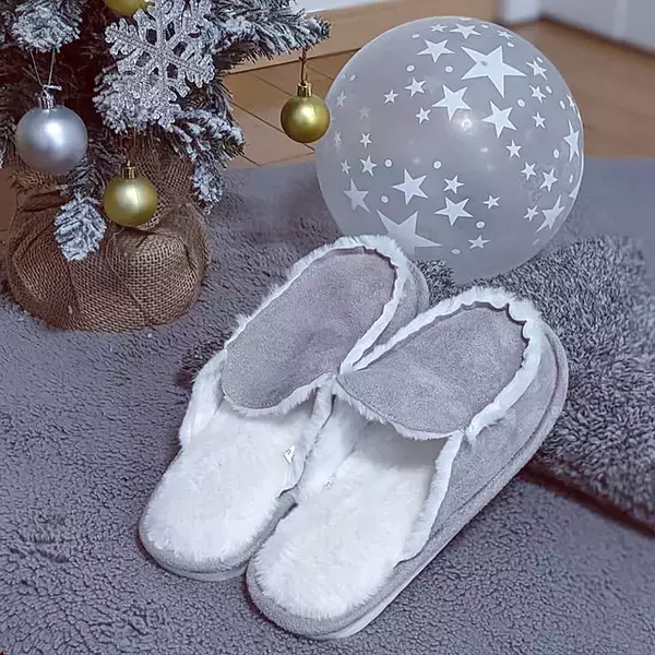 「ハイクオリティなデザインで履くのが楽しくなる♪ダイソーの高見えスリッパ・ルームシューズ」の画像